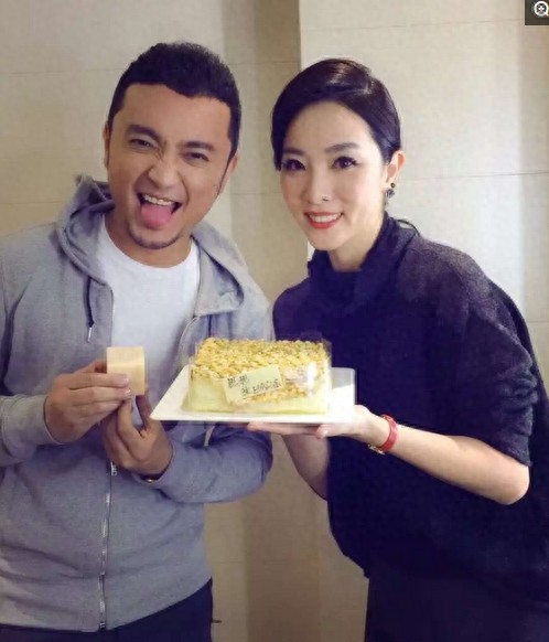 37岁央视帅哥尼格买提,老婆美得像混血女神