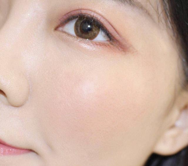 腮红膏哪个好用又持久不掉色（腮红膏它的优点是与肌肤更贴合）(41)