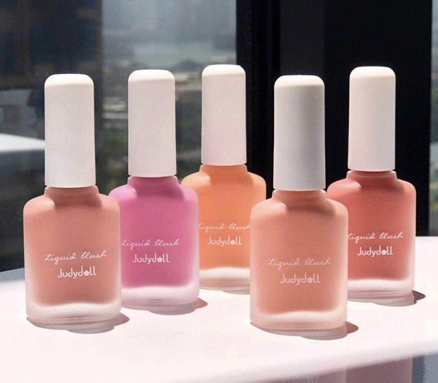 腮红膏哪个好用又持久不掉色（腮红膏它的优点是与肌肤更贴合）(47)