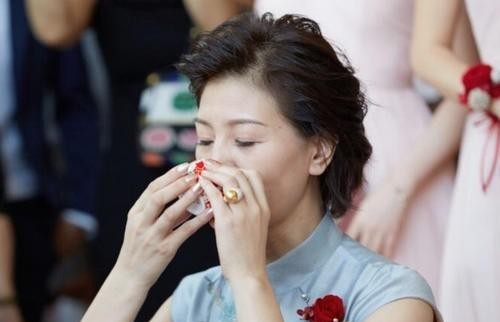 刘诗诗的妈妈是谁（刘诗诗妈妈竟然比吴奇隆只大2岁）