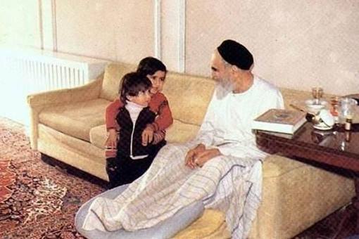 霍梅尼14年的流放生涯都做了些什么事?霍梅尼理论是什么理论?