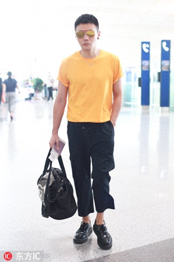 难怪能拿下杨丞琳，李荣浩身材衣品都好到没话说