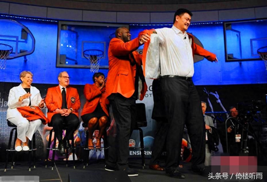 姚明成功入选美国篮球名人堂，成为名人堂首位东方人。