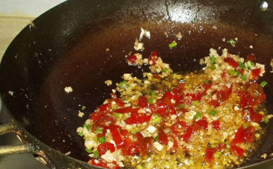 家常川菜，外酥内嫩的鱼香茄饼