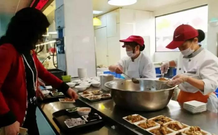 别人家的学校:2千斤鱼“踩盆”吃 74亩毛豆“随便”摘!