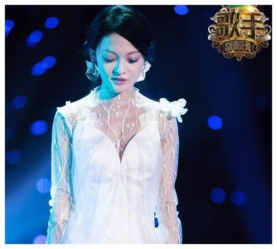 张韶涵成《歌手》第一个女性串讲人，第三场名次垫底险遭淘汰！