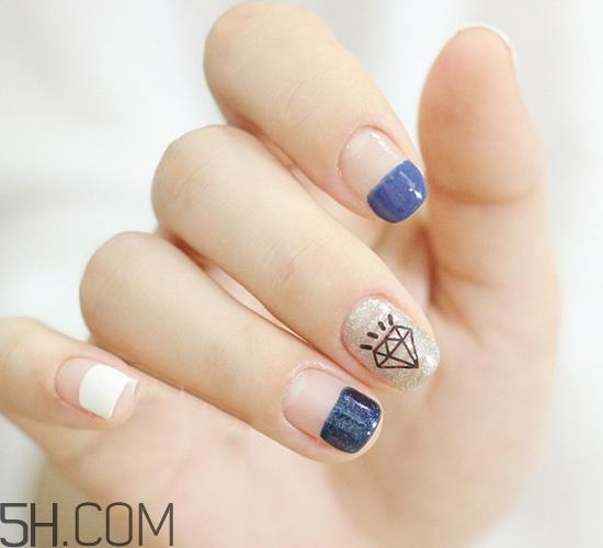 最简单的法式美甲图片 秋冬涂什么颜色的指甲油好看