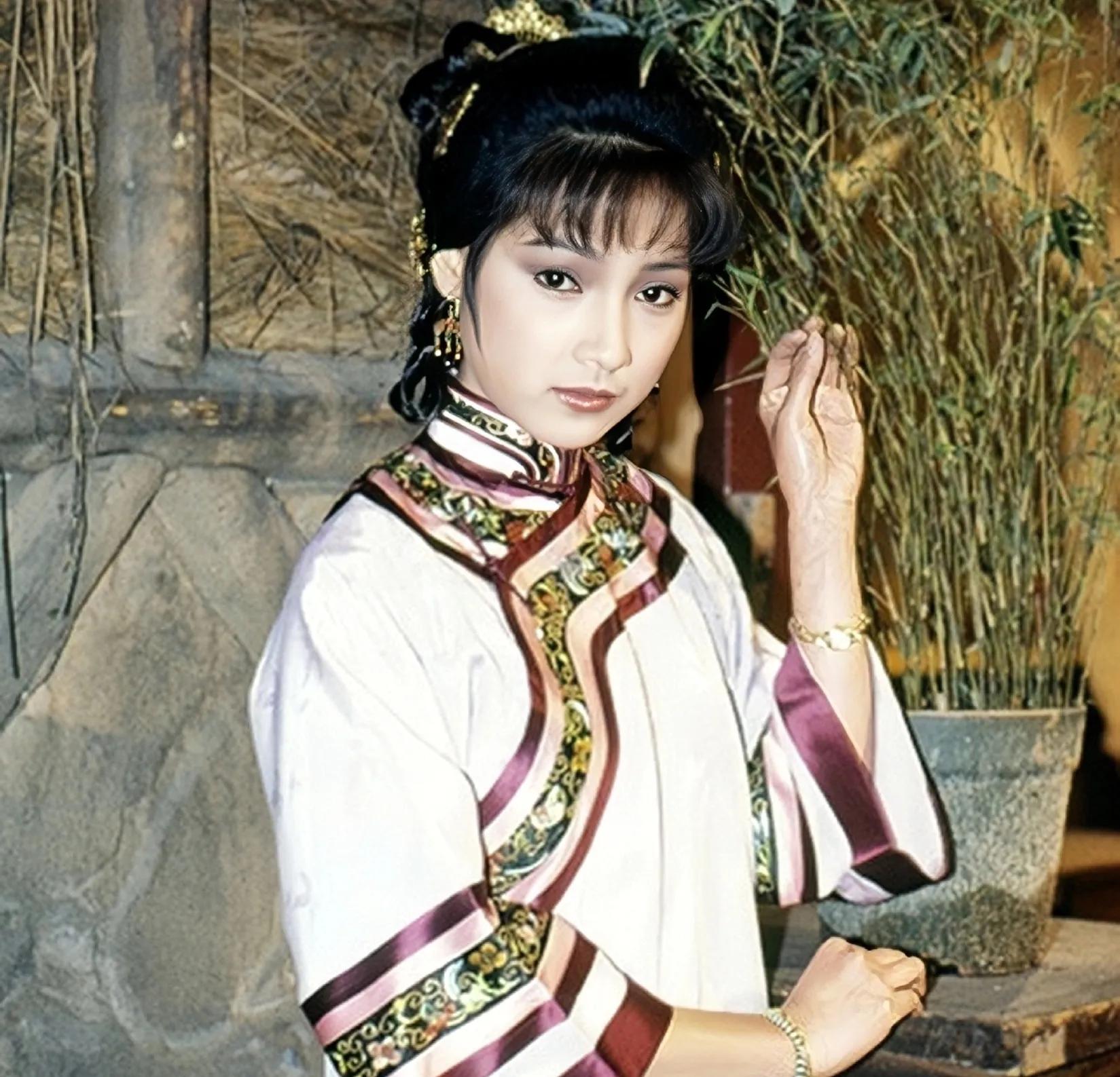 戚美珍：为翁美玲之死背锅多年，嫁给苗侨伟后一生幸福