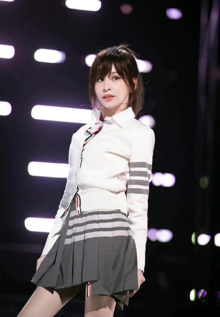 2022爷青回名场面：王心凌的《爱你》，07快男合体，他们总能勾起我们的青春记忆