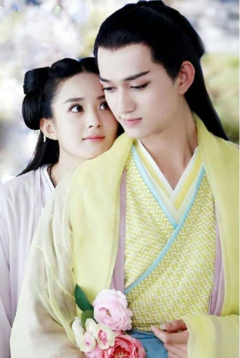 马可37岁哥哥近照曝光！俩兄弟同闯娱乐圈，但地位却截然不同！