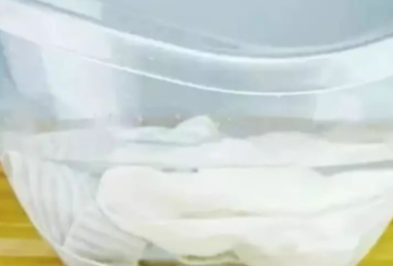 衣服染色去除小窍门,毛呢衣服染色了怎样去除图7