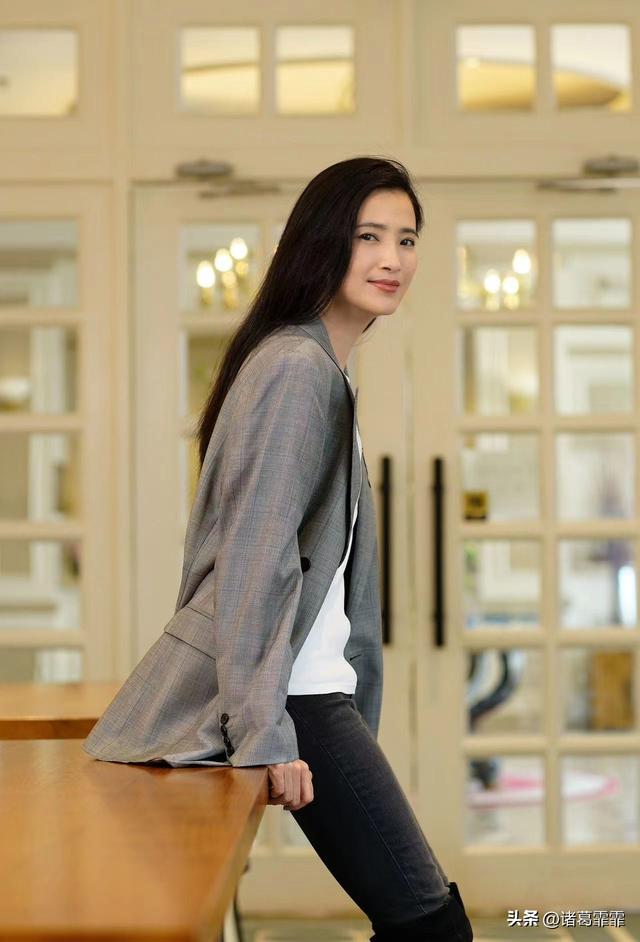 刘亦菲的绯闻男友有哪些(她26岁当红时结婚生子)(8)