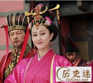 《芈月传》郑袖为什么要害屈原?子兰和郑袖是什么关系?子兰害死了楚怀王?