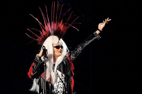 马云今天退休，回顾马云的20张照片，致敬乡村教师马老师